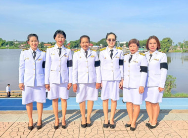 พิธีเจริญพระพุทธมนต์และทำบุญตักบาตรถวายพระราชกุศล ... พารามิเตอร์รูปภาพ 12
