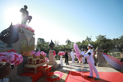 พิธีวางพวงมาลาเนื่องในวันปิยมหาราช ... พารามิเตอร์รูปภาพ 1
