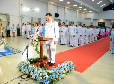 พิธีถวายเครื่องราชสักการะ วางพานพุ่มทอง – พุ่มเงิน ... พารามิเตอร์รูปภาพ 1