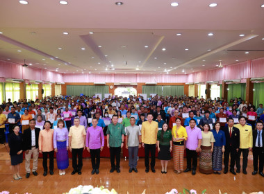 พิธีเปิดและมอบเกียรติบัตรยกย่องชุมชน องค์กรและอำเภอคุณธรรม ... พารามิเตอร์รูปภาพ 8